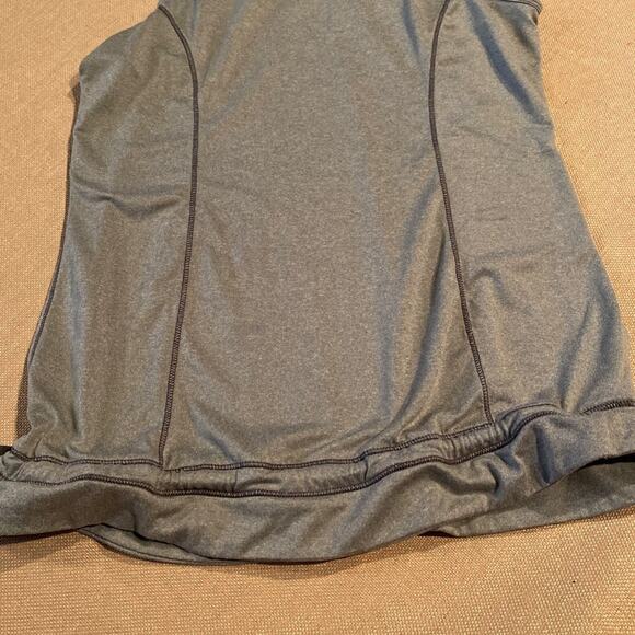 Medium Layer 8 Tank Top - Picture 3 of 8